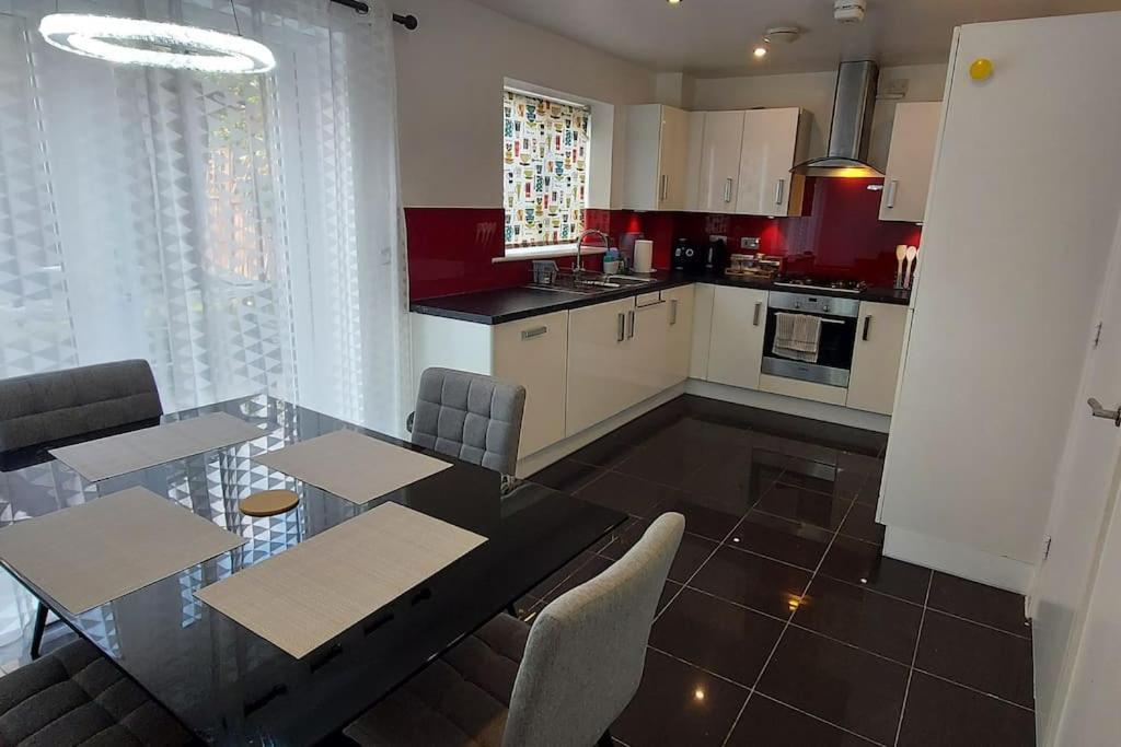 Modern Home Near Etihad, Coop Live Manchester Esterno foto